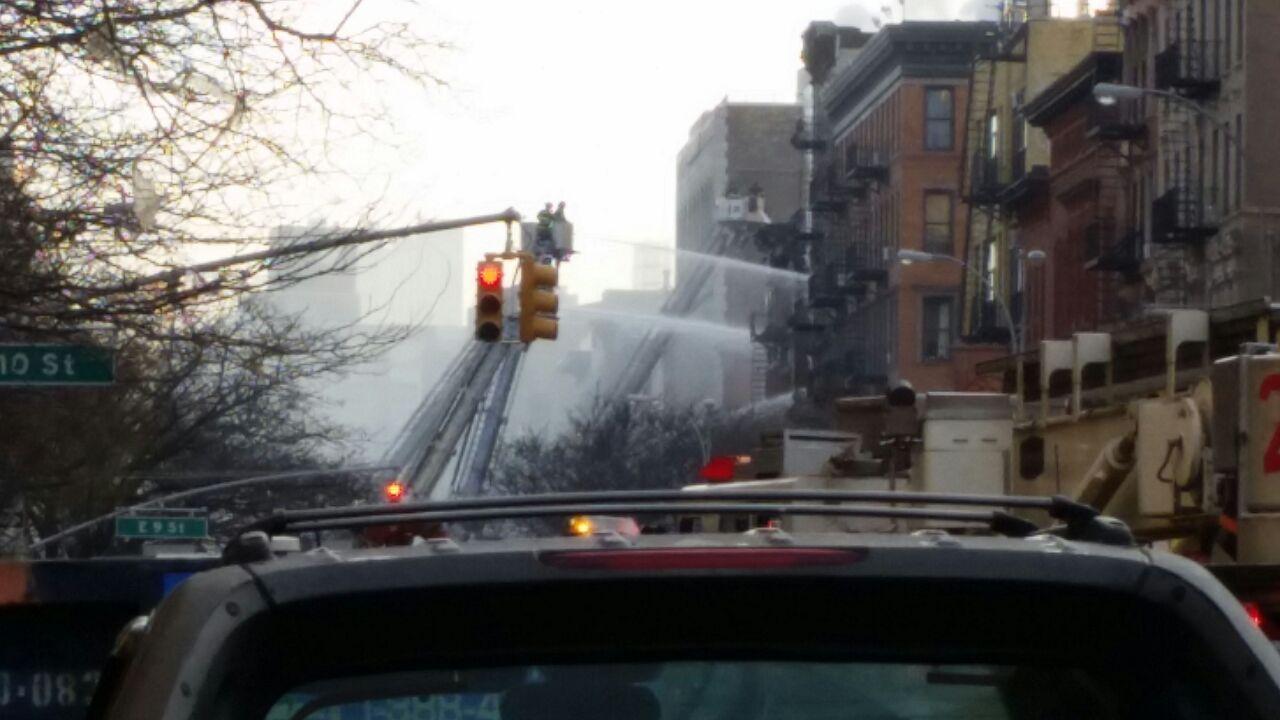 L'incendio a New York (foto Paolo Odierna)