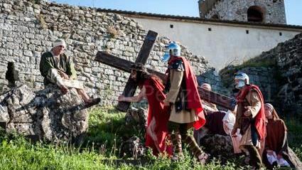 Una immagine del film La Passione di Totaro
