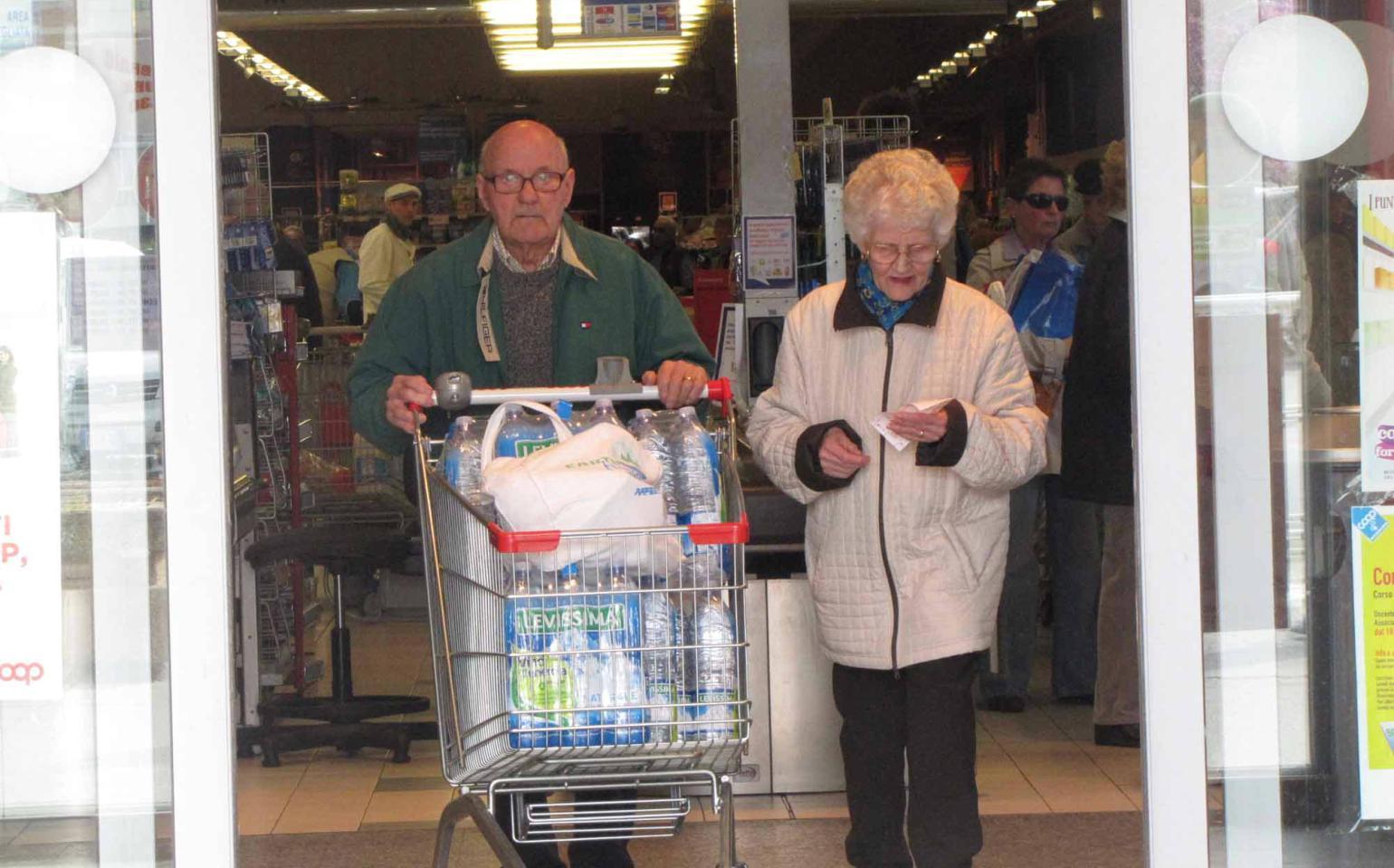 "Coop aperta il 25 Aprile? Noi diciamo stop" 