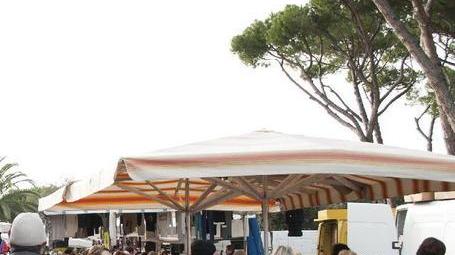 Via dalla pinetina lo storico mercato Il no degli ambulanti