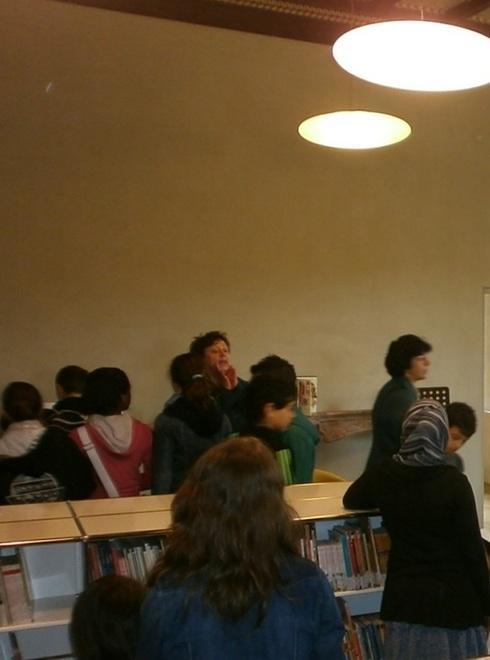 Lettura animata per bambini alla biblioteca Leontine