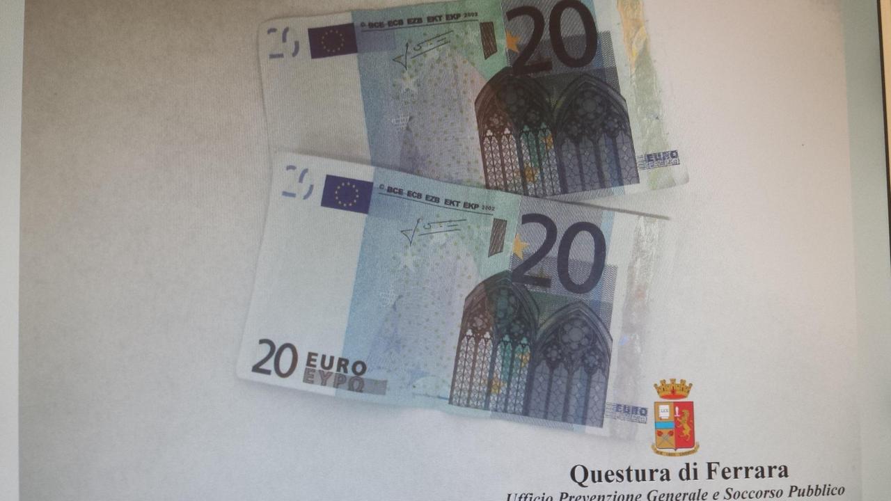 Le banconote da 20 euro sequestrate dalla Polizia di Stato