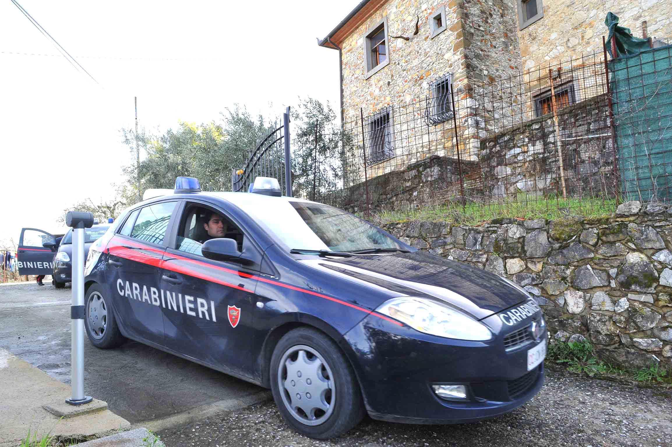 Un'auto dei carabinieri della stazione di Quarrata