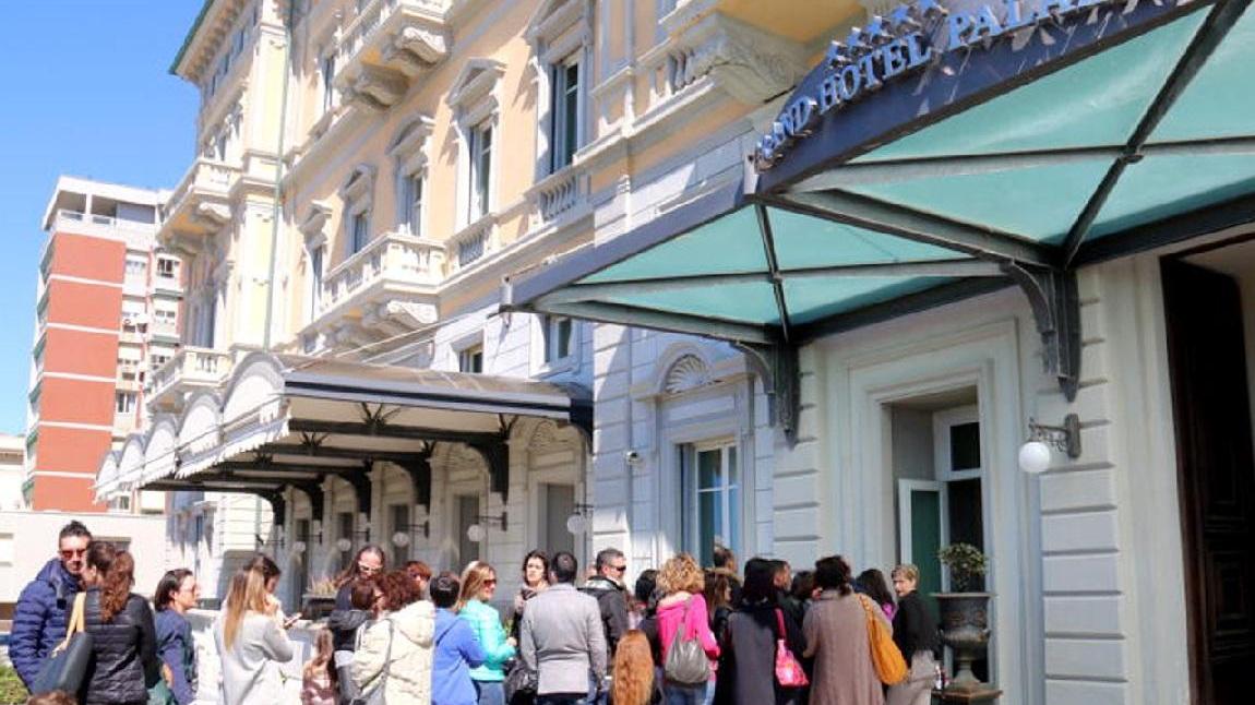 I fan di Ligabue al Gran Hotel Palazzo (Marzi Pentafoto)
