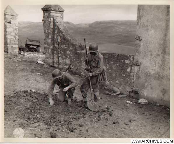 Militari impegnati nella battaglia di Torricella (Vernio) nel 1944