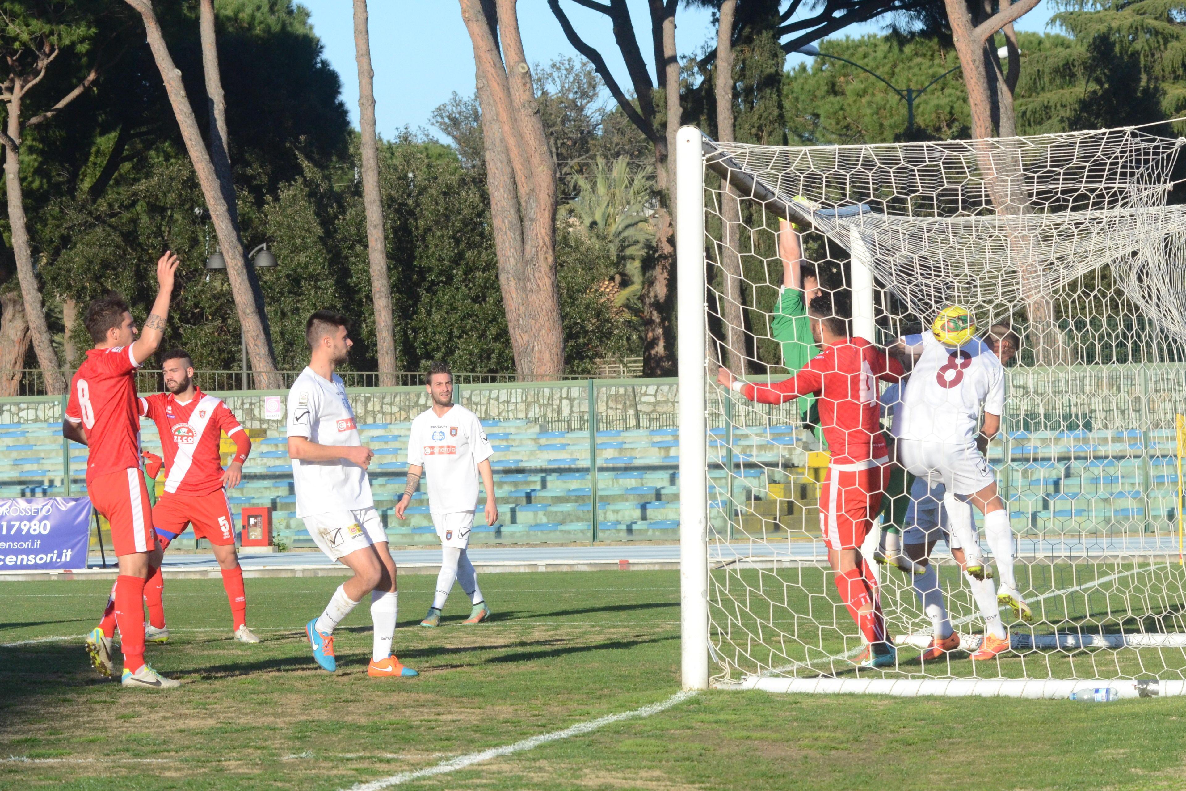 Pontedera sconfitto (e sfortunato) a Grosseto 