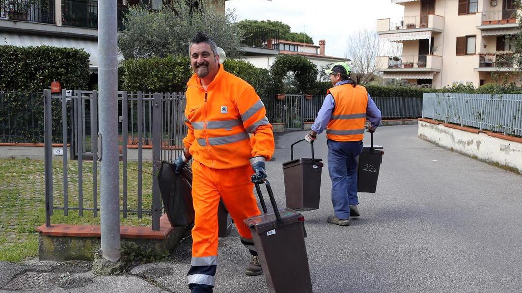 La raccolta porta a porta (foto d'archivio)