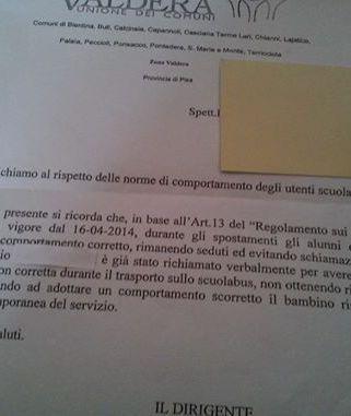 «Suo figlio è turbolento sullo scuolabus», ma l’alunno non ha mai utilizzato il pullmino