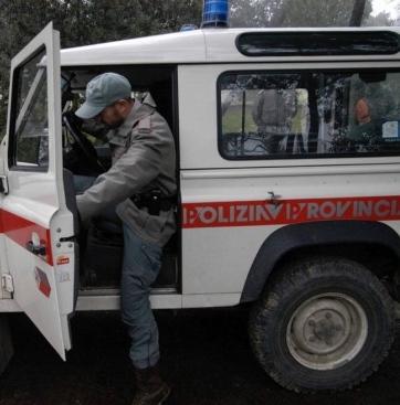Rifiuti nella cava, area sequestrata e cinque indagati 