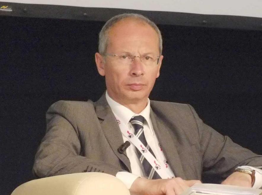 «Infrastrutture e lavoro» Pieroni comincia la corsa 
