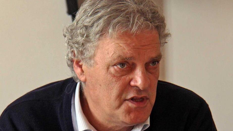 273 giorni per fare un’ecografia al capo