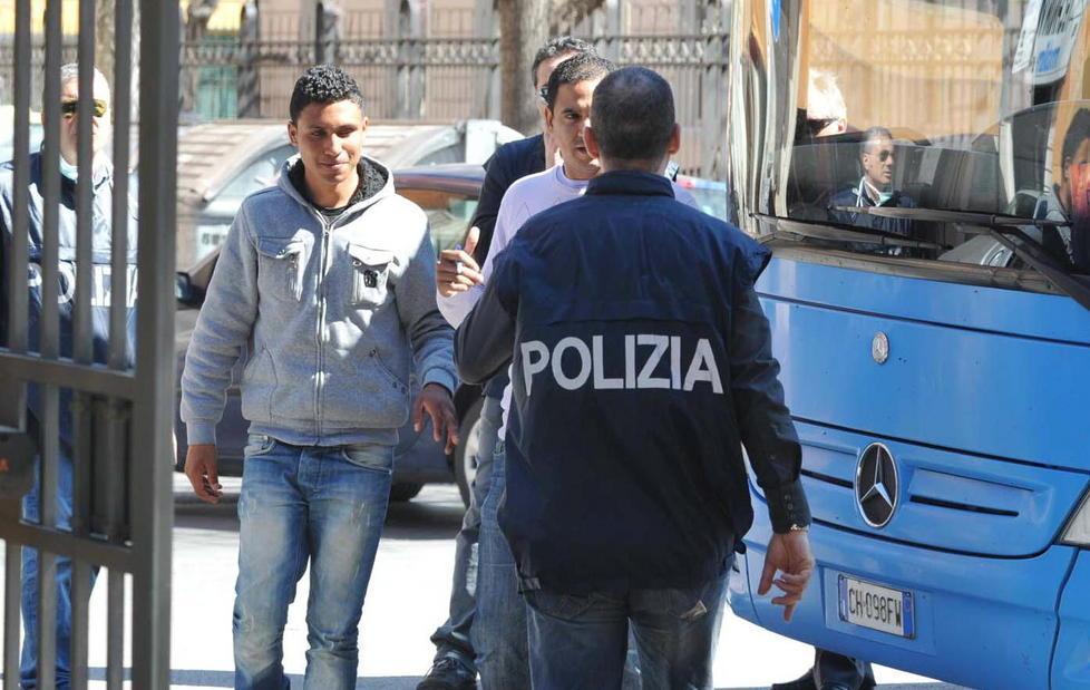 Espulso un giovane imam sospettato di estremismo 