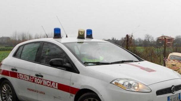 Rifiuti, cava sequestrata e 5 indagati