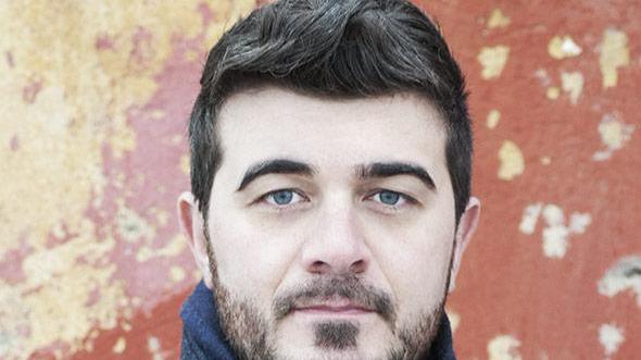 Dalla pubblicità al giallo Manelli presenta “L’odore del sangue”