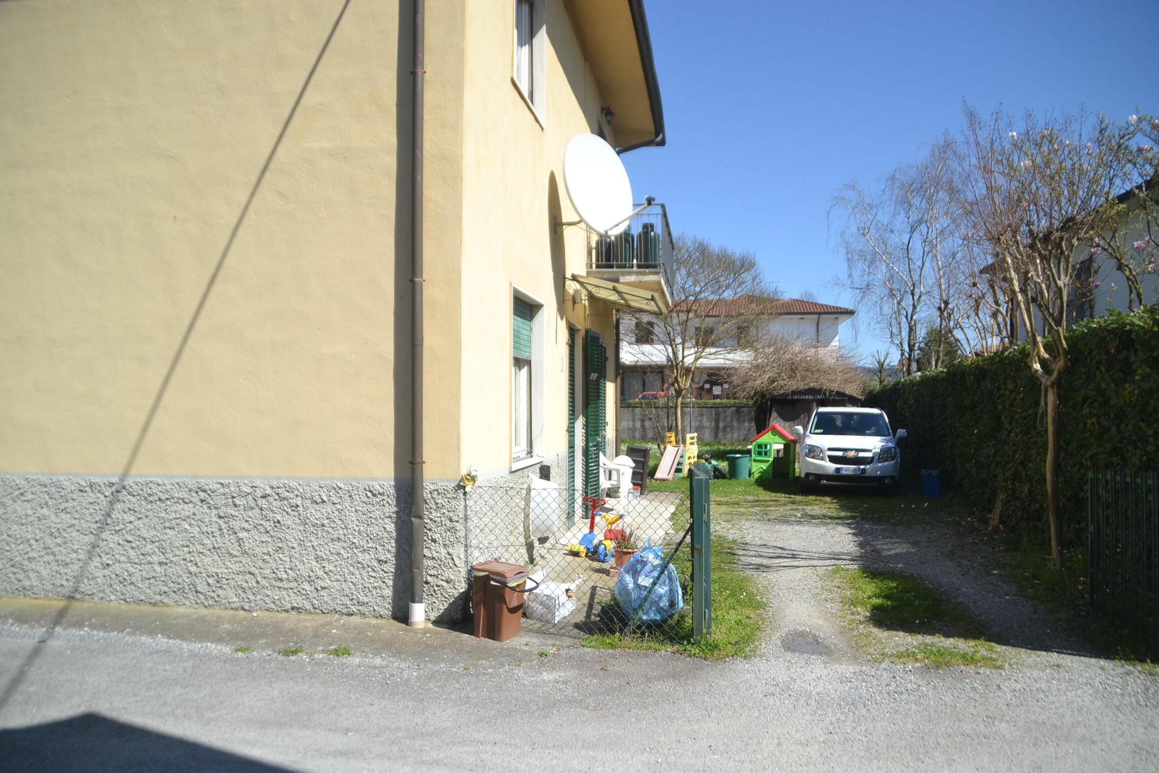 L'abitazione delal famiglia del giovane imam espulso a Camigliano