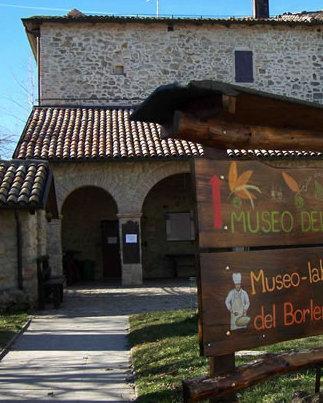 Riaprono a Zocca i musei del castagno e del borlengo
