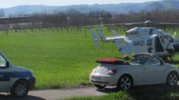 Precipita da quattro metri: a Savignano arriva l’elicottero