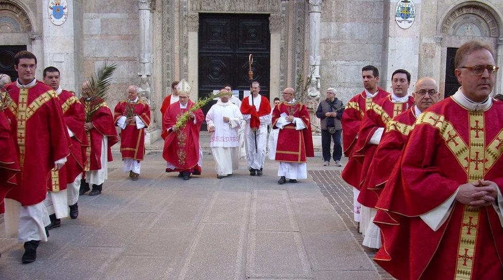 La processione delle Palme inaugura la Settimana Santa 