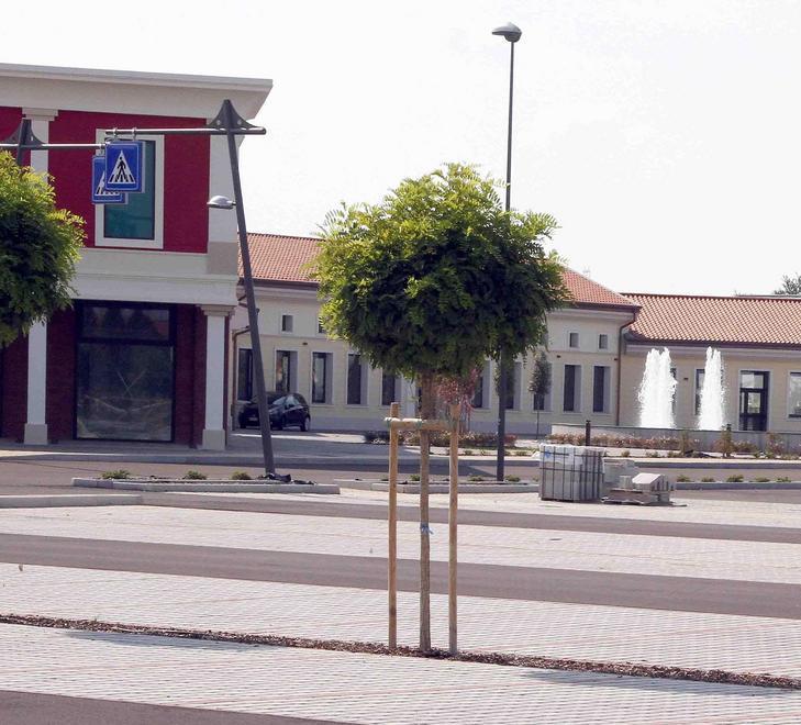 L’outlet divide i commercianti 