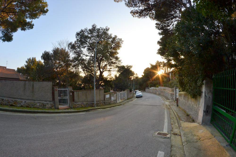 Ladri in villa, nella fuga travolgono un ciclista 