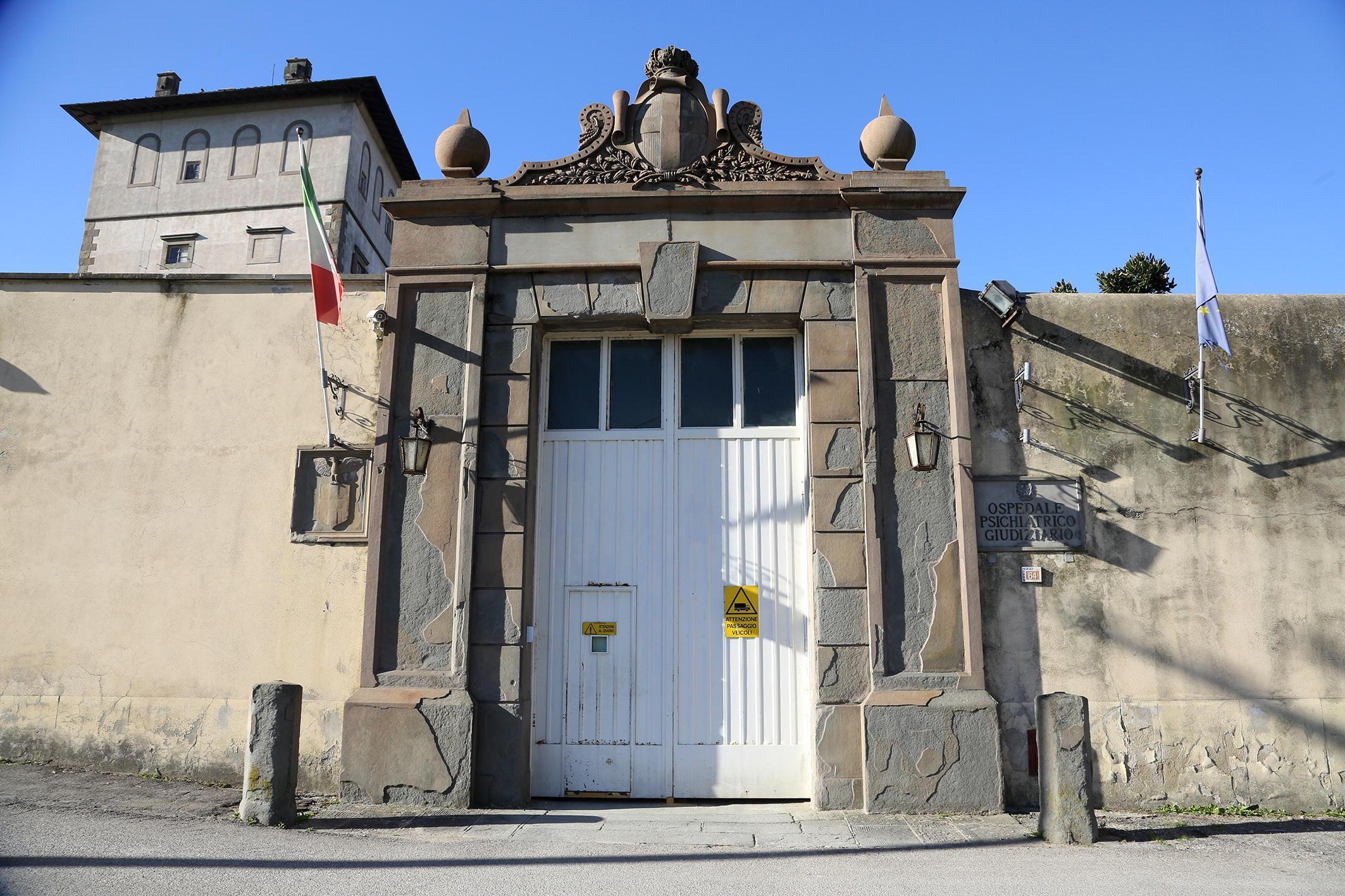 L'esterno dell'Opg di Montelupo