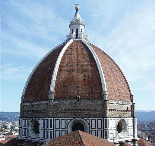 Turista giapponese imbratta la Cupola del Brunelleschi: denunciata
