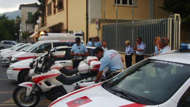 Il comando della Municipale di Camaiore (foto d'archivio)