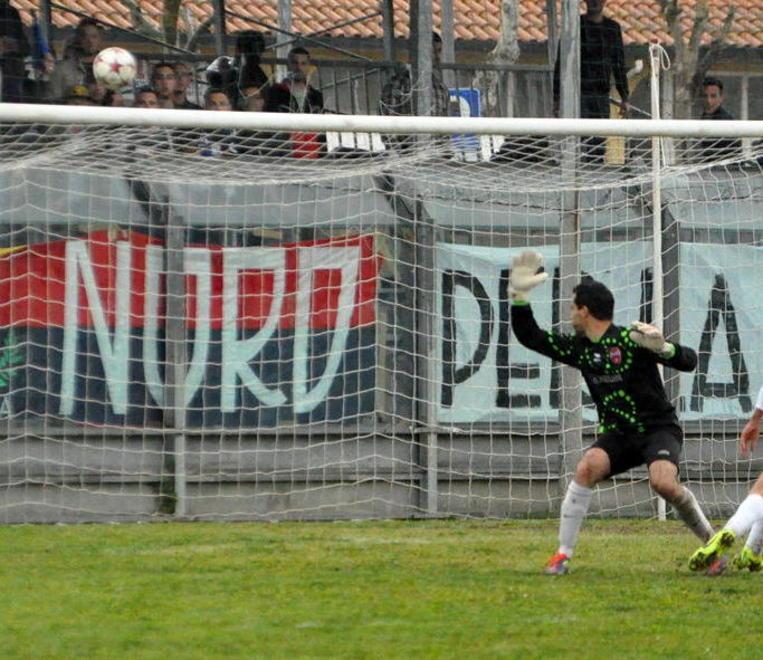 «Arbitro, annulli il gol la palla non è entrata» 