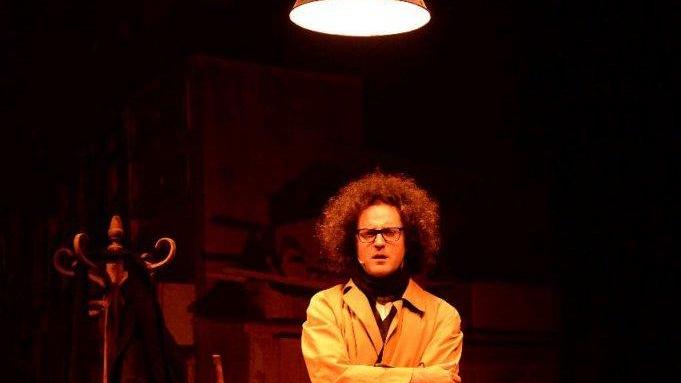 Simone Cristicchi in una scena di Magazzino 18