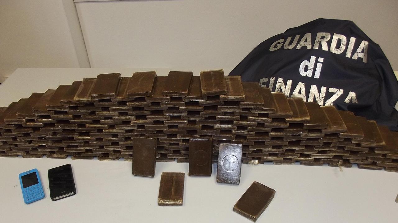 Hashish sequestrato dalla Finanza