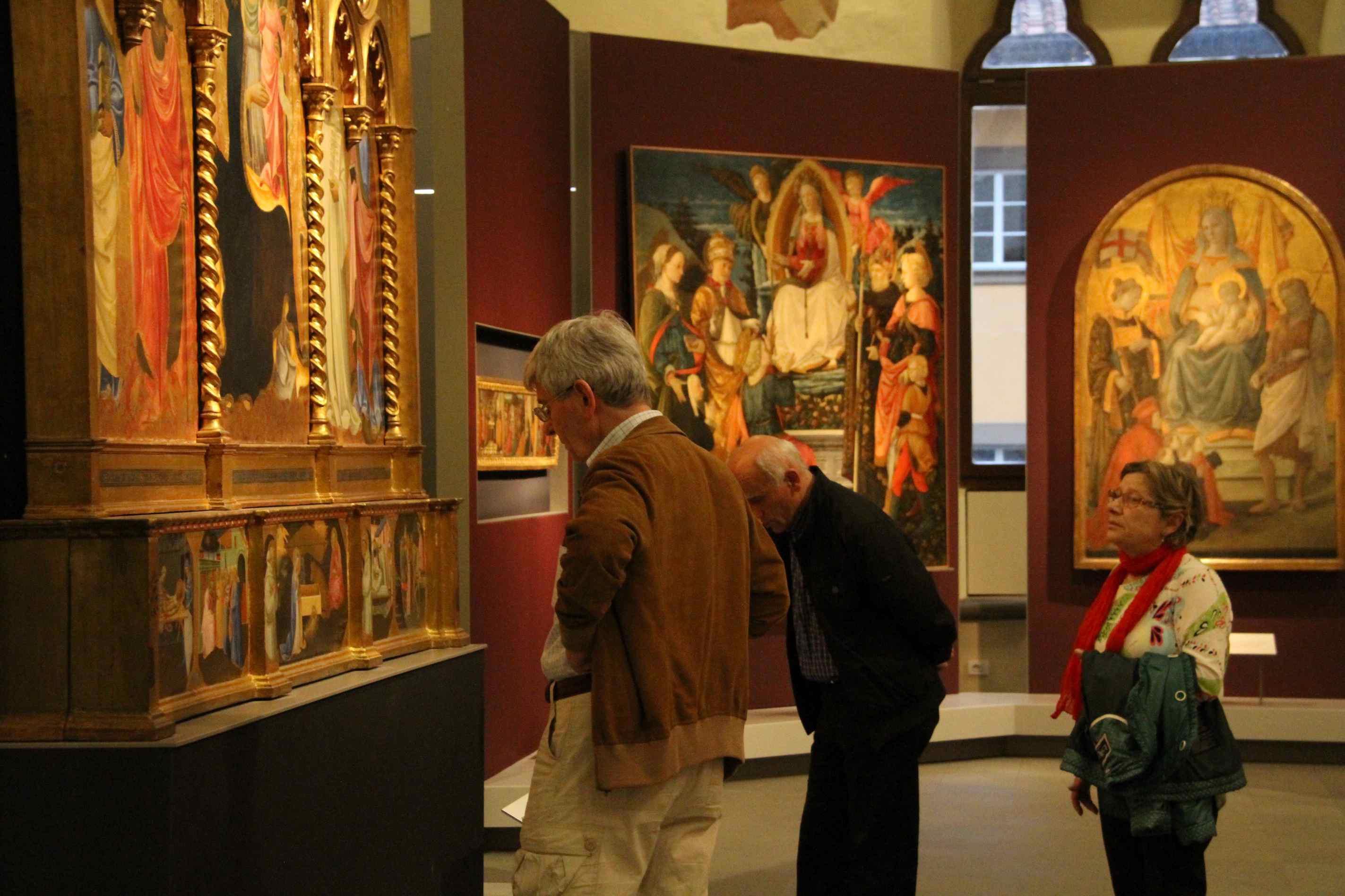 Una delle sale della collezione permanente di Plazzo Pretorio (foto Batavia)