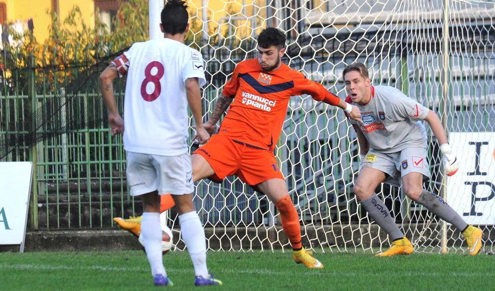 Gianmario Piscitella in azione nel match di andata contro il Pontedera (Foto Gori)