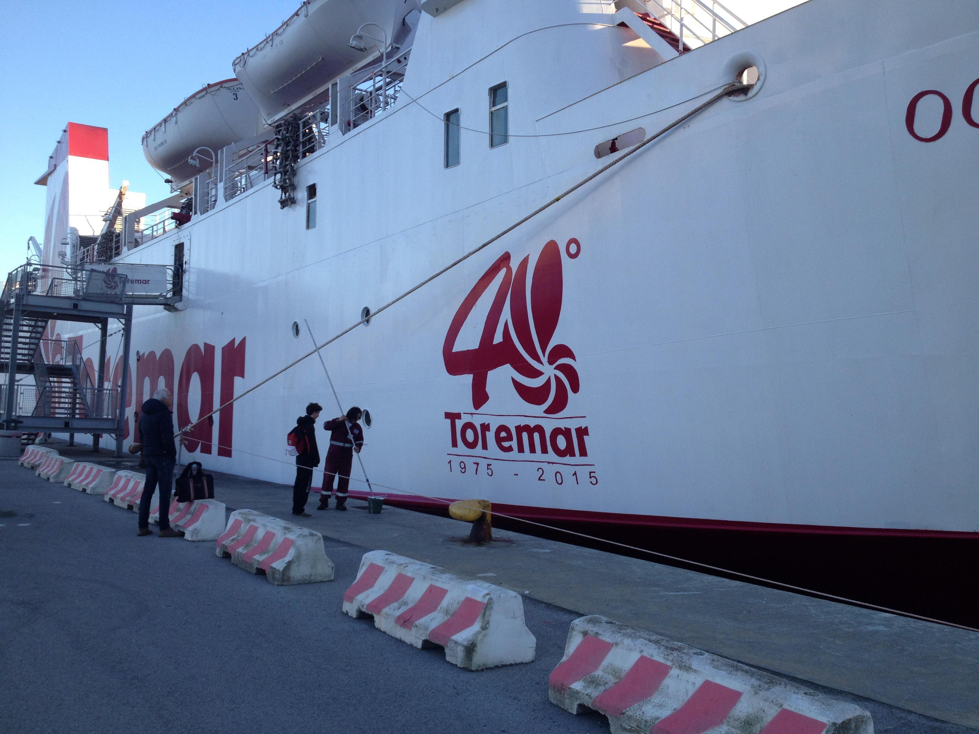 Il logo dei 40 anni di Toremar
