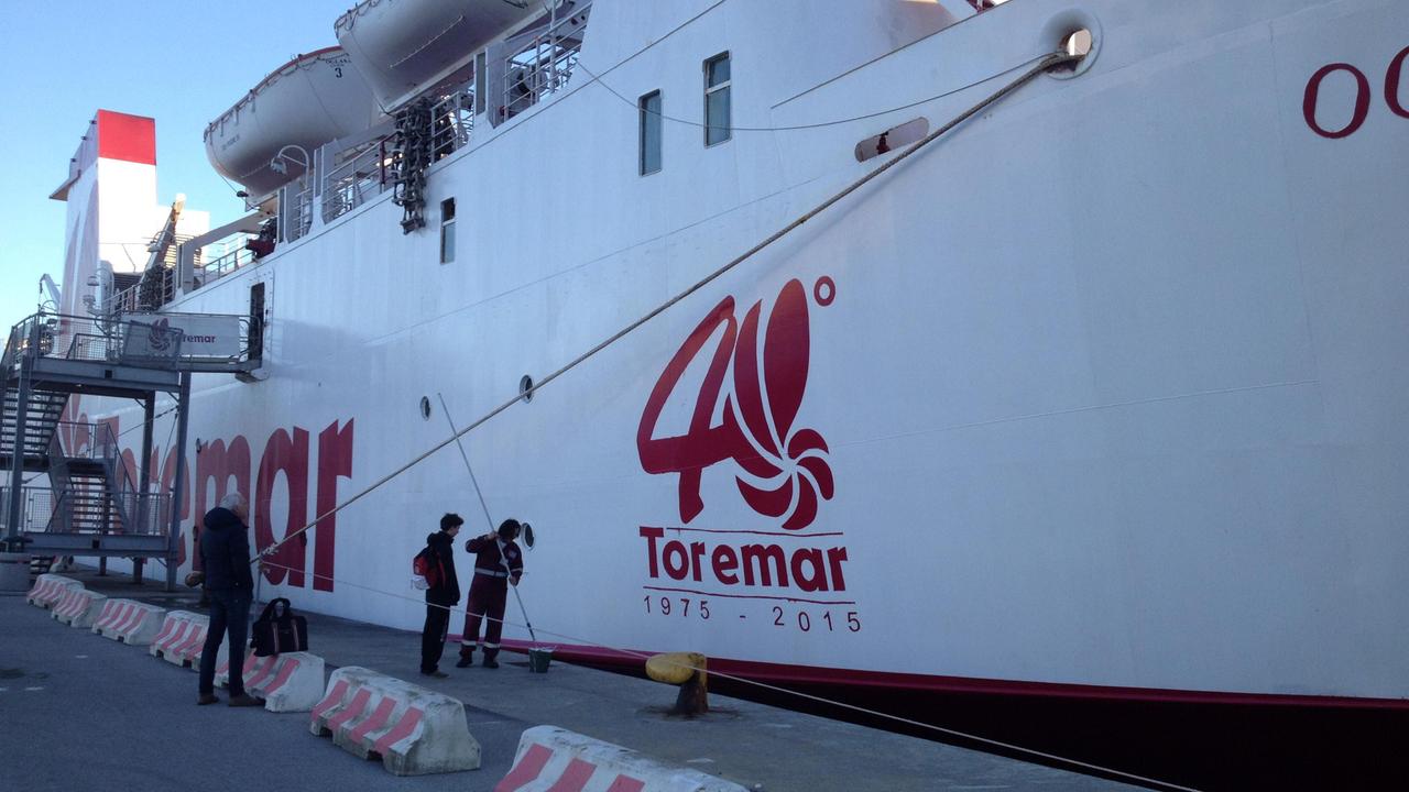 Il logo dei 40 anni di Toremar