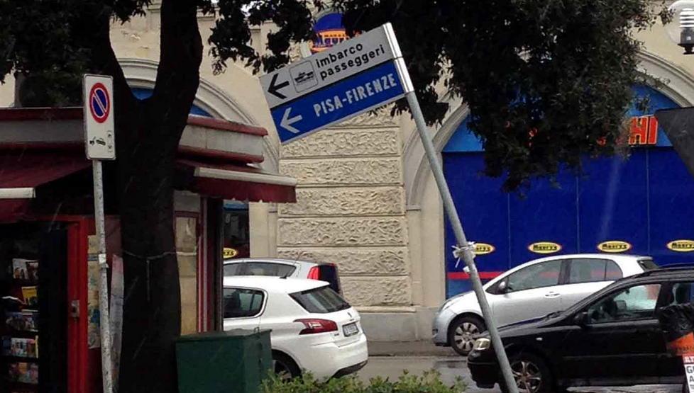 Il cartello è un pericolo pubblico 