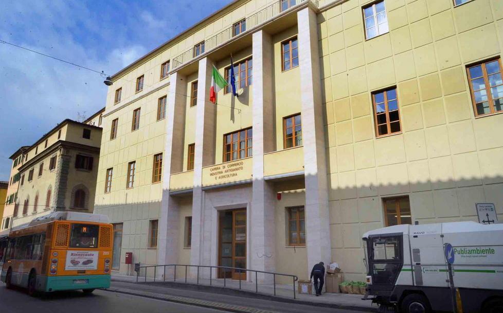 Camera di commercio, spese facili nel mirino 