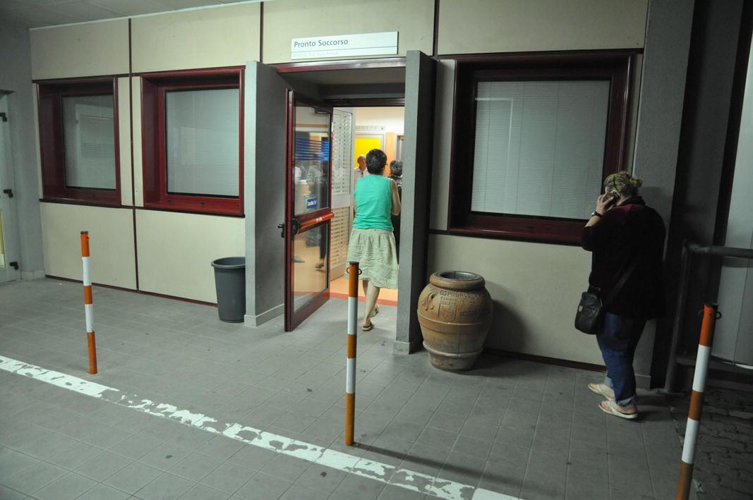 L'esterno del pronto soccorso dell'ospedale di Cecina