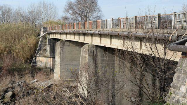 Slittano i lavori al ponte di Caprona