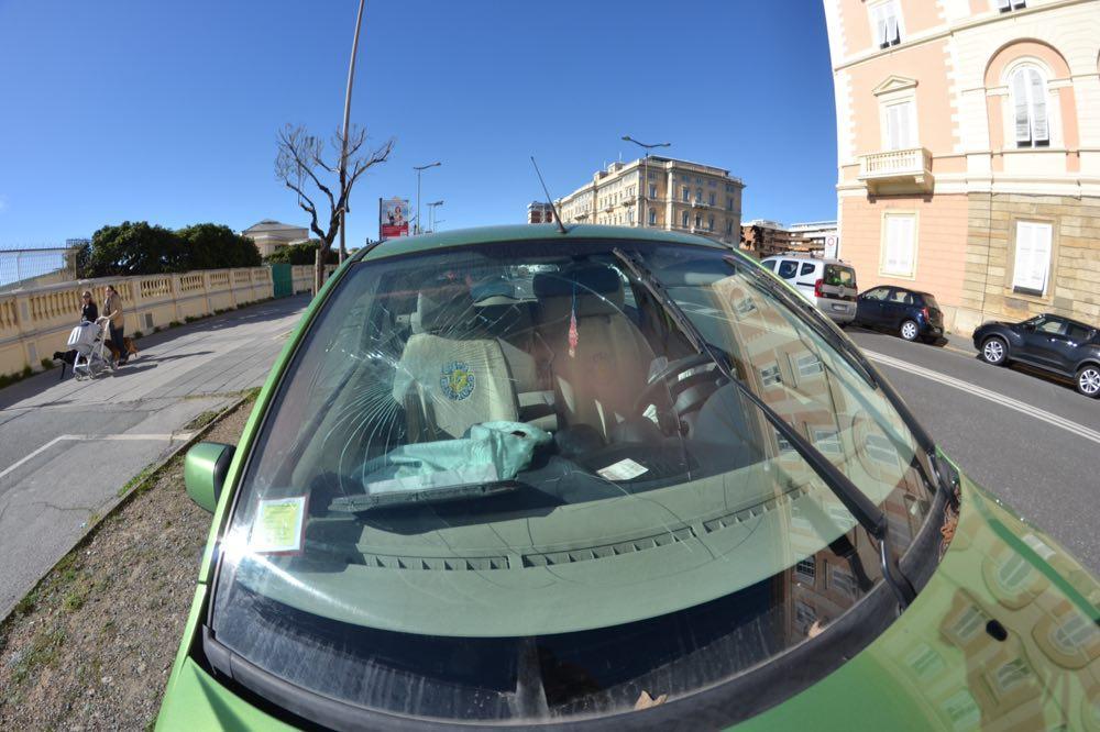 Una delle auto coinvolte nel tamponamento (Silvestri/Pentafoto)