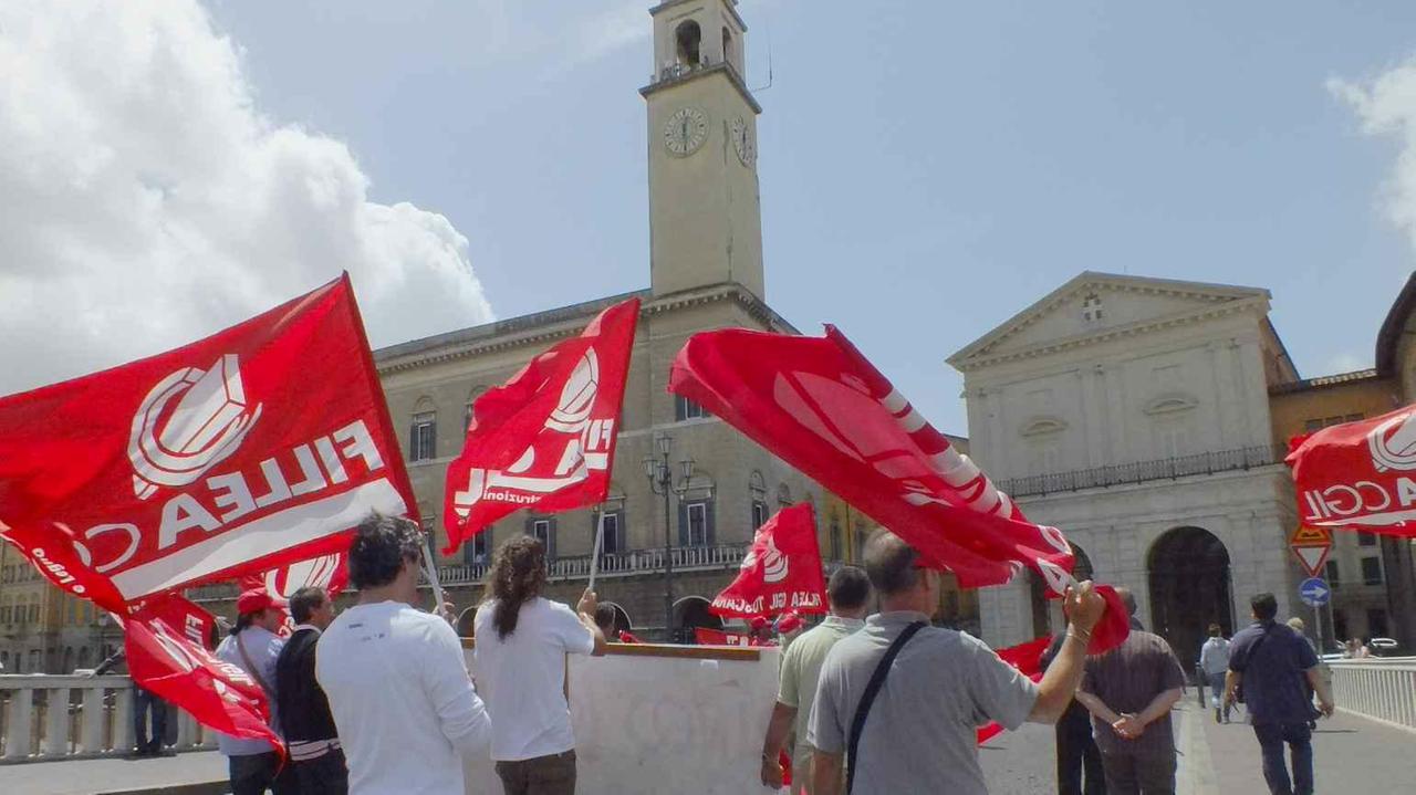 Una manifestazione dei lavoratori dei Cantieri di Pisa