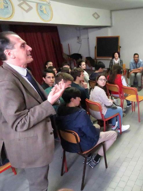 Livi, le lezioni le organizzano gli studenti