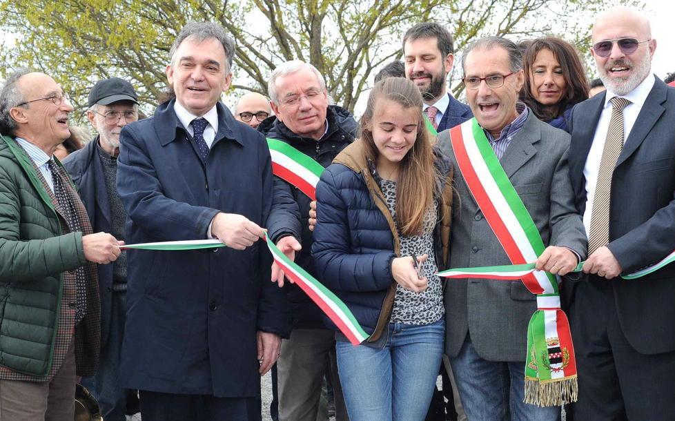 Cassa di espansione Al taglio del nastro centinaia di cittadini 