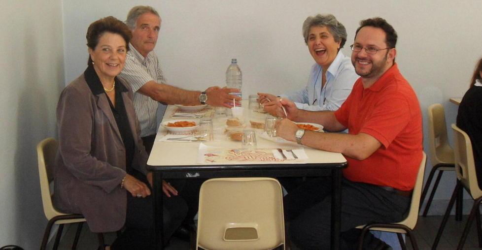 Una raccolta firme per scongiurare l’addio del preside