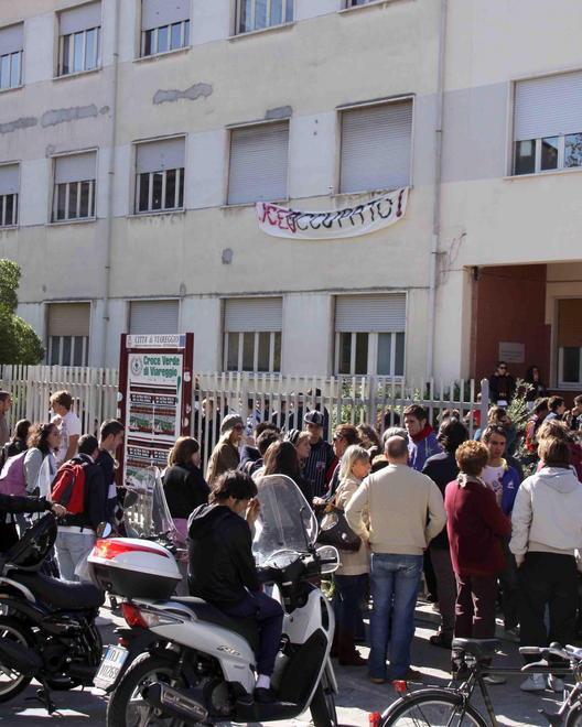 Più estintori al liceo scientifico 