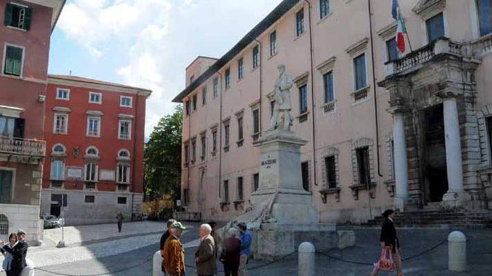 Ztl: in piazza Accademia si torna a parcheggiare