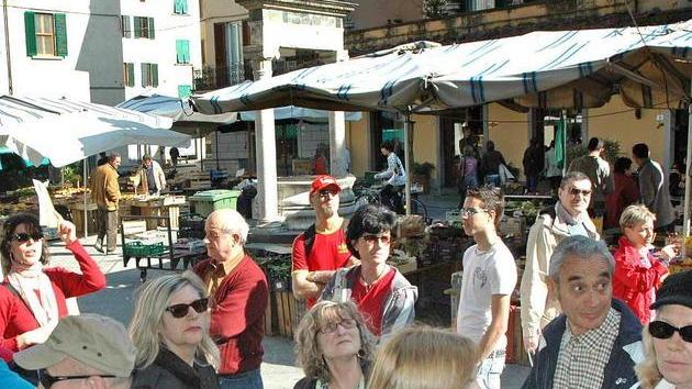 Tanti italiani in arrivo a Pistoia, sperando nel sole