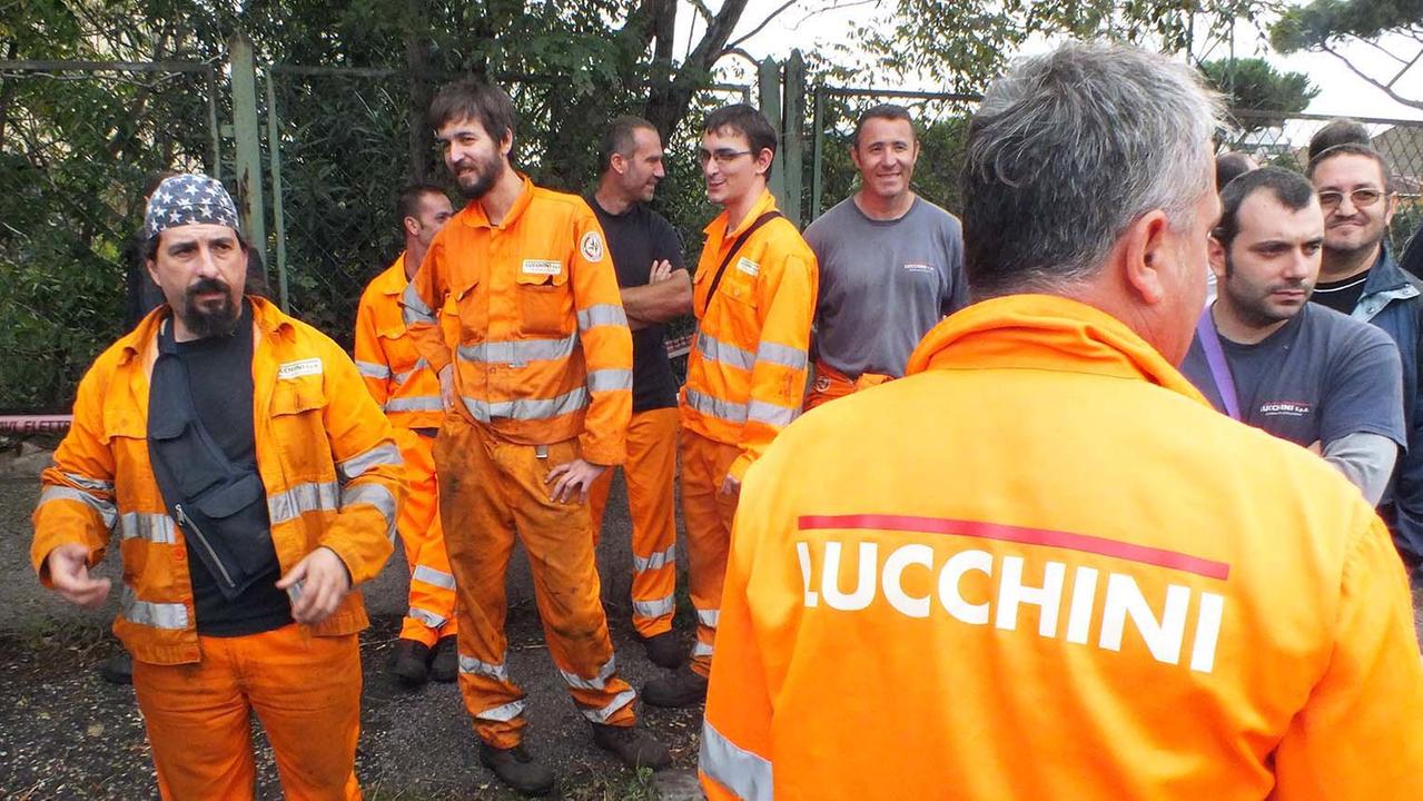 Operai Lucchini durante una manifestazione