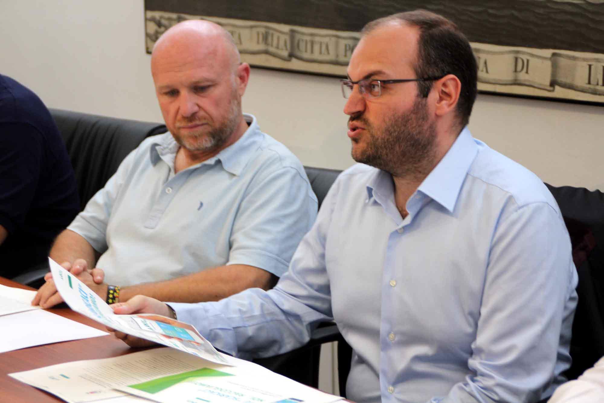 Il sindaco Nogarin e Marco Di Gennaro, ora consigliere d'amministrazione di Aamps