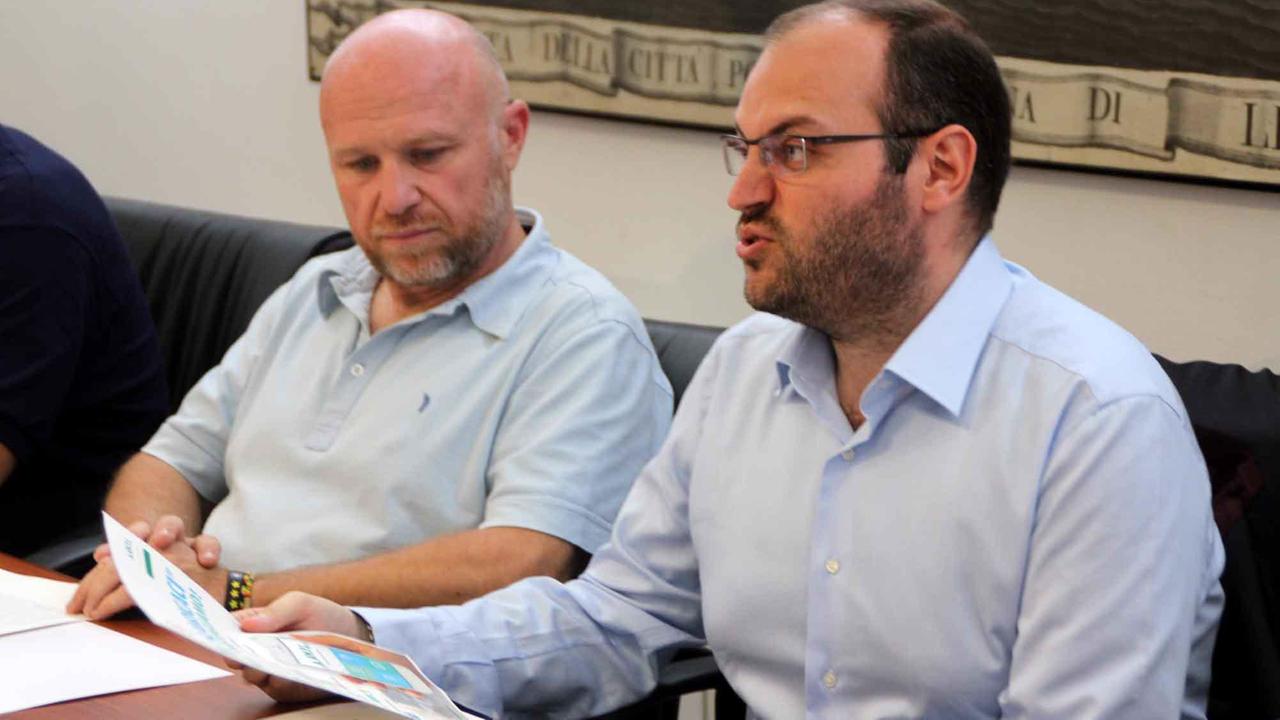 Il sindaco Nogarin e Marco Di Gennaro, ora consigliere d'amministrazione di Aamps