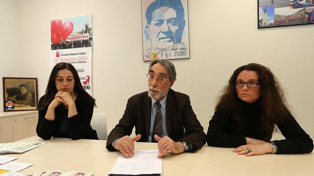 Al centro Giuseppe MInigrilli, con gli avvocati Maria Luisa Verecondi (a sinistra) e Consuelo Giunia
